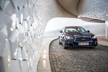 Infiniti Q50 Hibrido 19