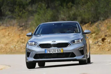 Kia Ceed 1 0 T Gdi 6 Mt Transmission 120hp Lunar Silver 10