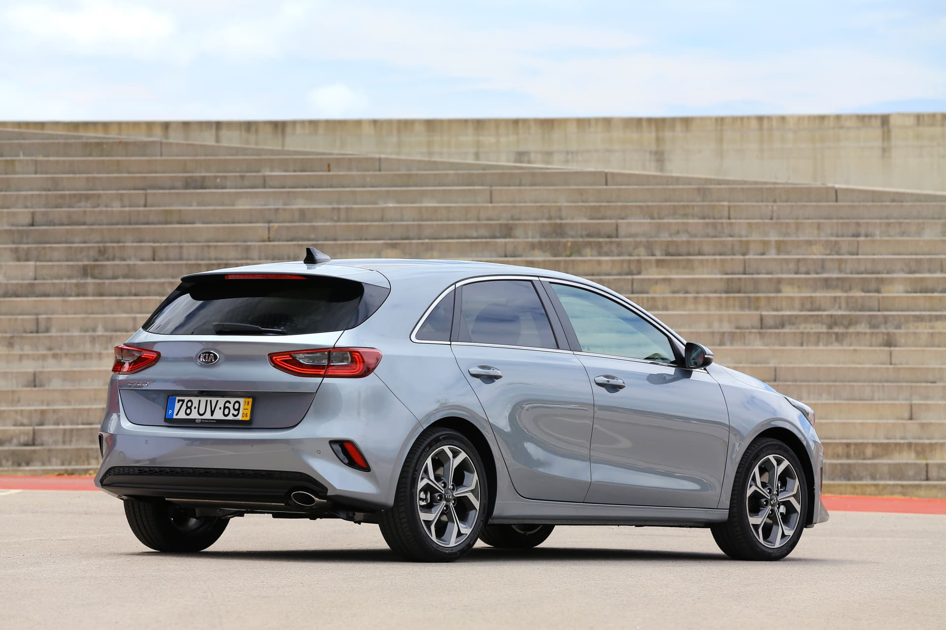 Kia Ceed 1 0 T Gdi 6 Mt Transmission 120hp Lunar Silver 19