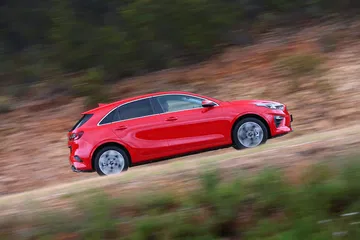 Kia Ceed 1 4 T Gdi 7 Dct Transmission 140hp Track Red 11
