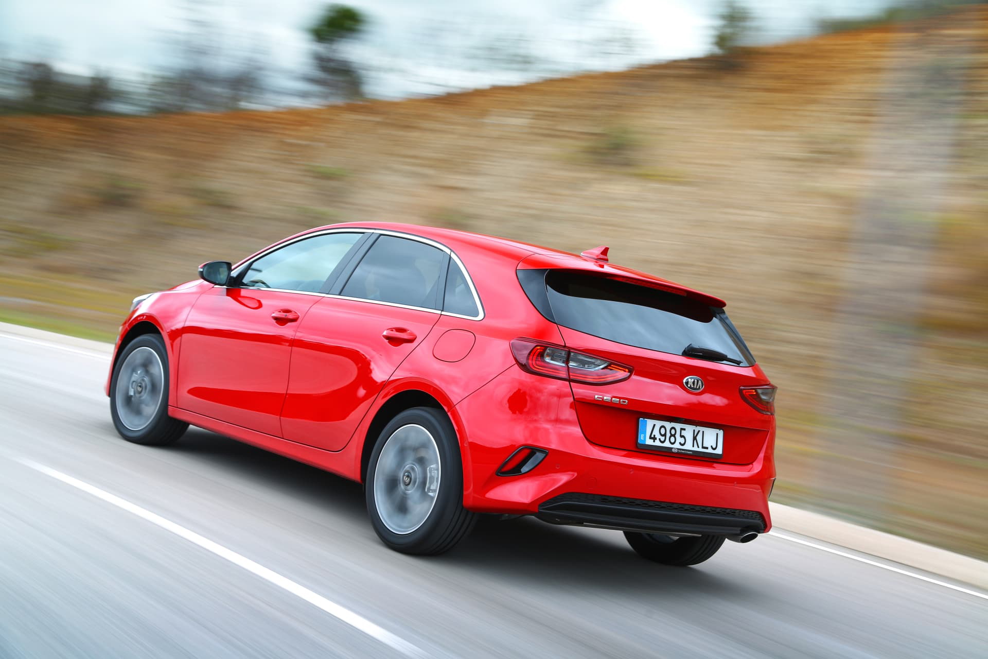 Kia Ceed 1 4 T Gdi 7 Dct Transmission 140hp Track Red 15