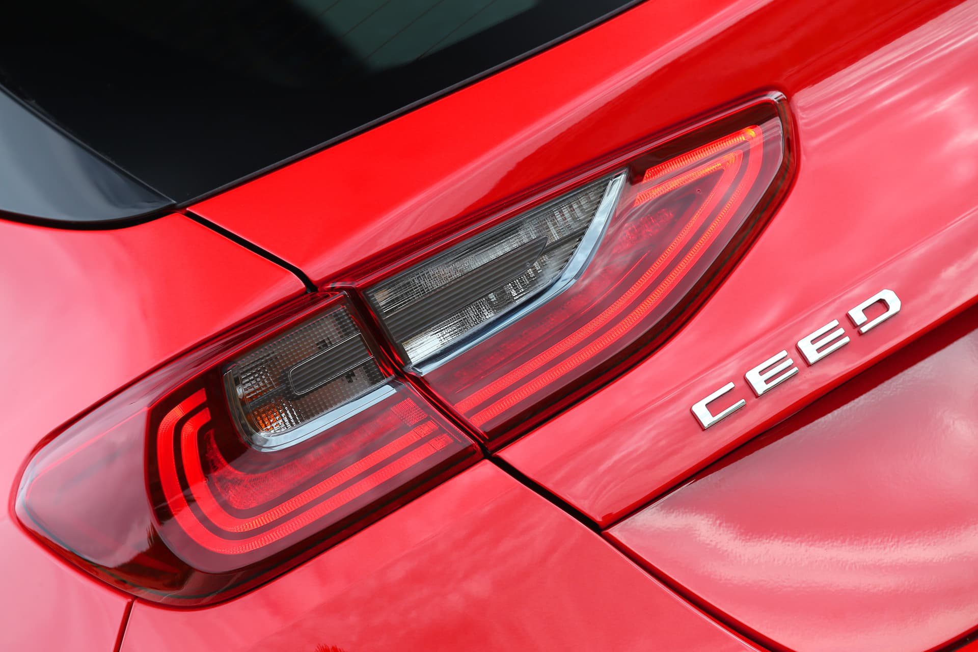 Kia Ceed 1 4 T Gdi 7 Dct Transmission 140hp Track Red 40