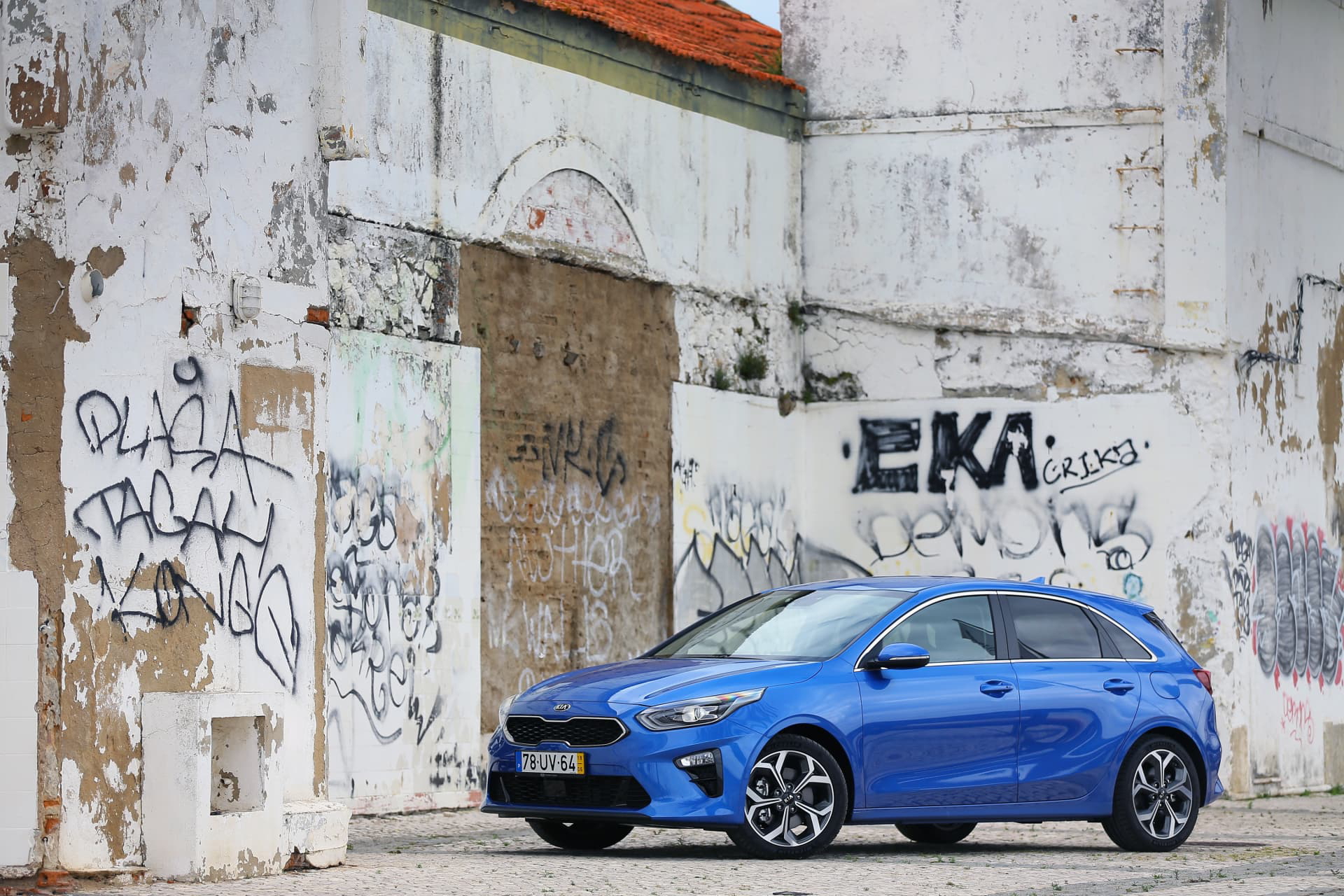 Kia Ceed 1 6 Crdi 6mt Transmission 136hp Blue Flame 11