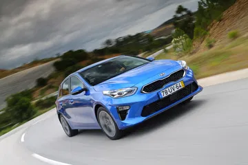 Kia Ceed 1 6 Crdi 6mt Transmission 136hp Blue Flame 12