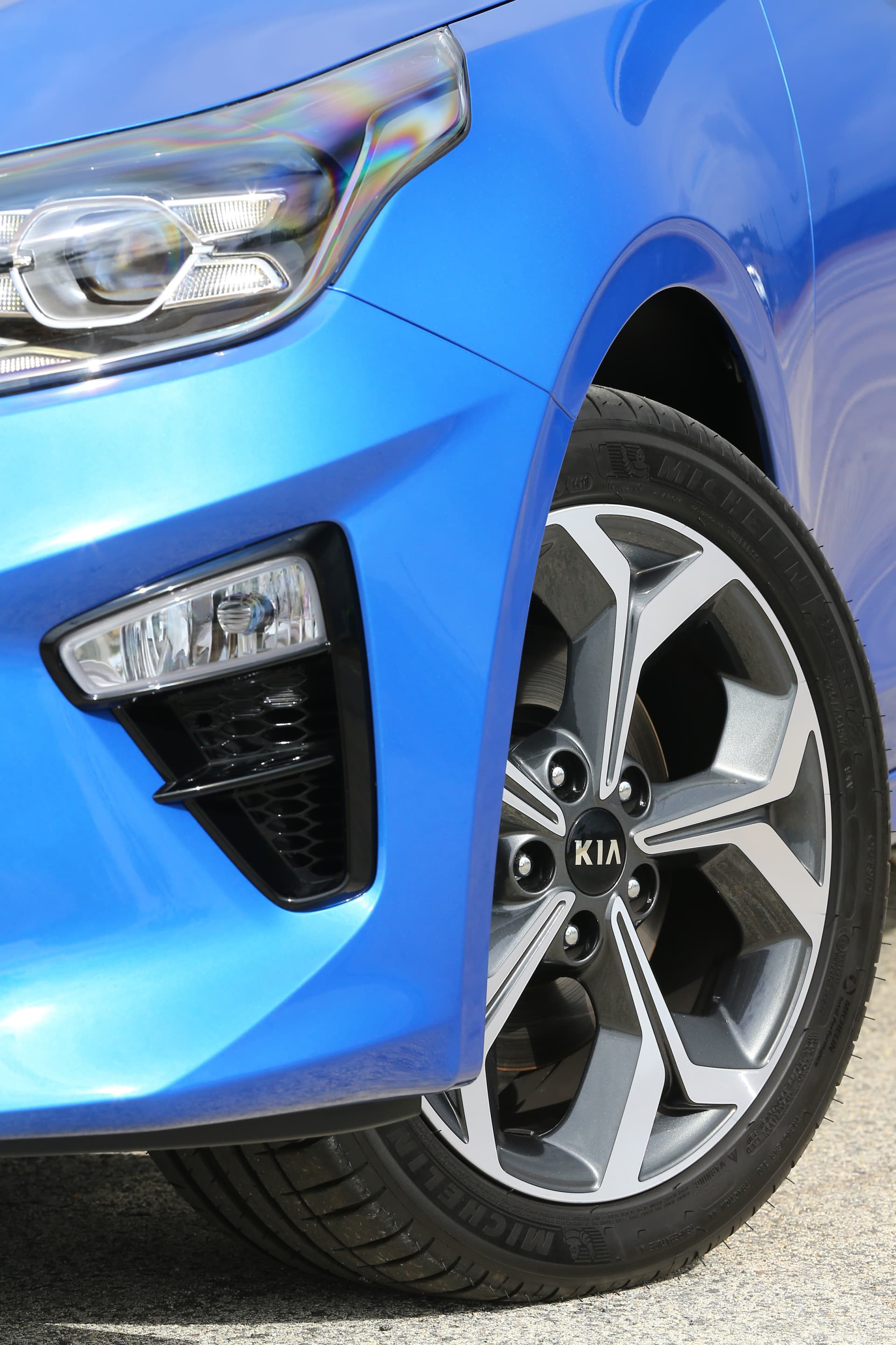 Kia Ceed 1 6 Crdi 6mt Transmission 136hp Blue Flame 35