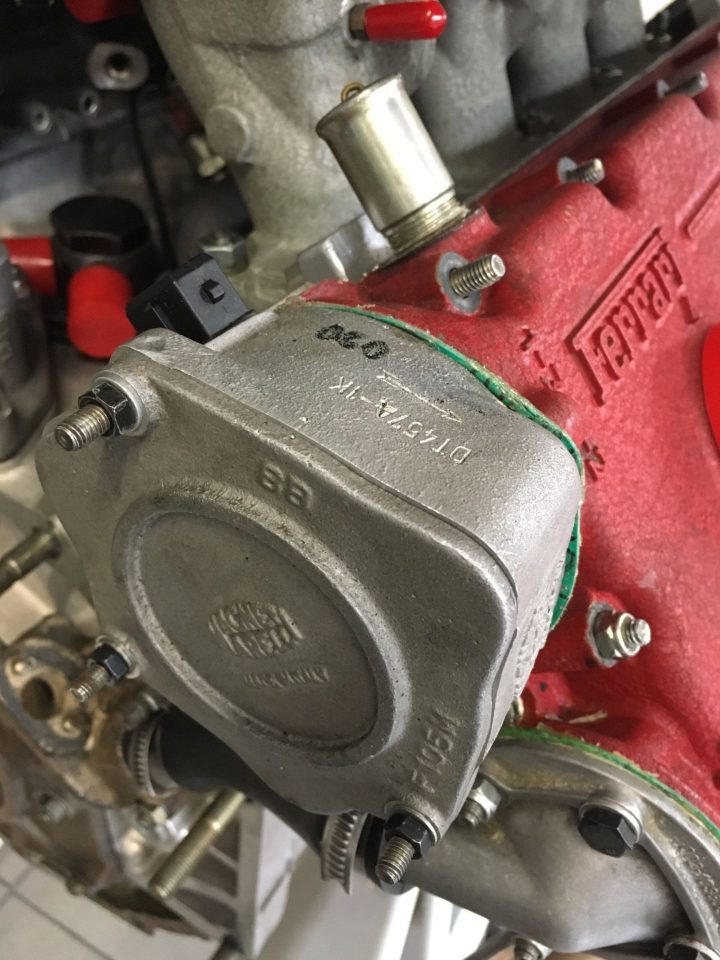 Motor Ferrari F40 10