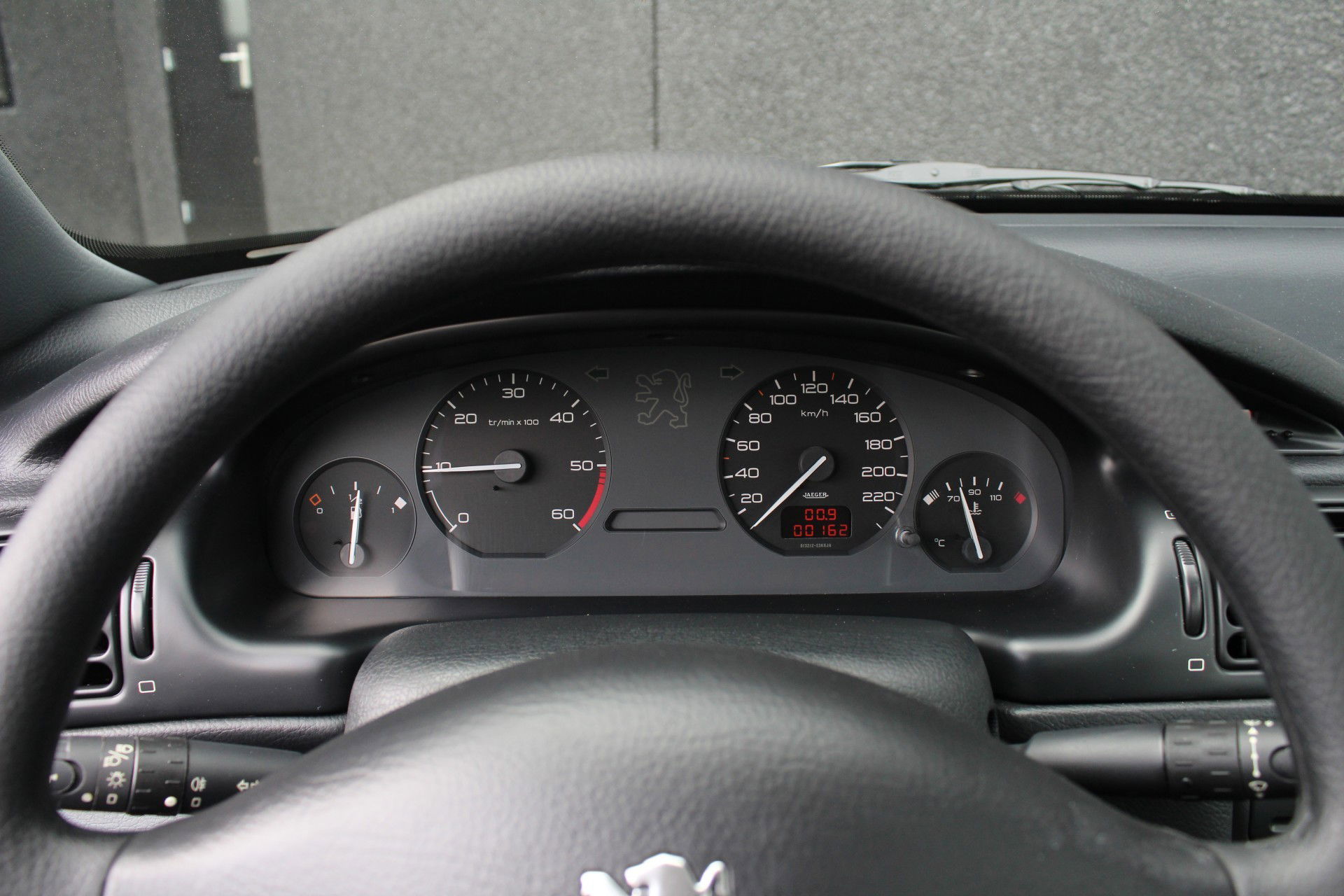 Zachovalý Peugeot 406 - nájazd len 162 kilometrov! 