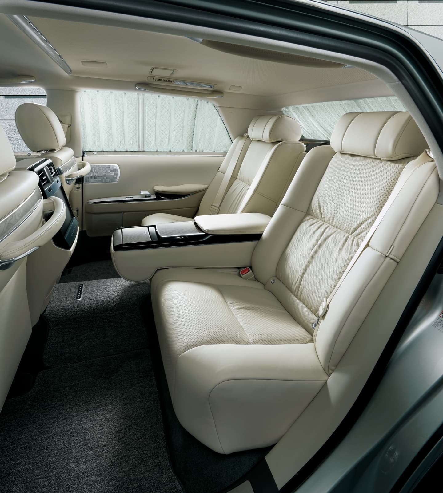 Toyota Century 2018 0618 011