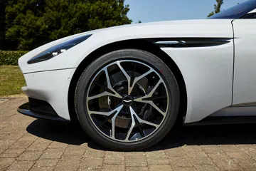 Aston Martin By Q Db11 17