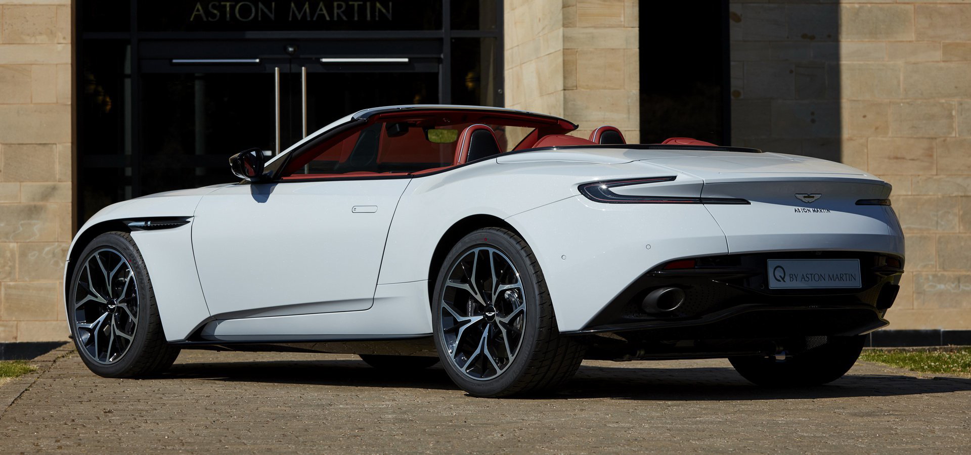 Aston Martin By Q Db11 18