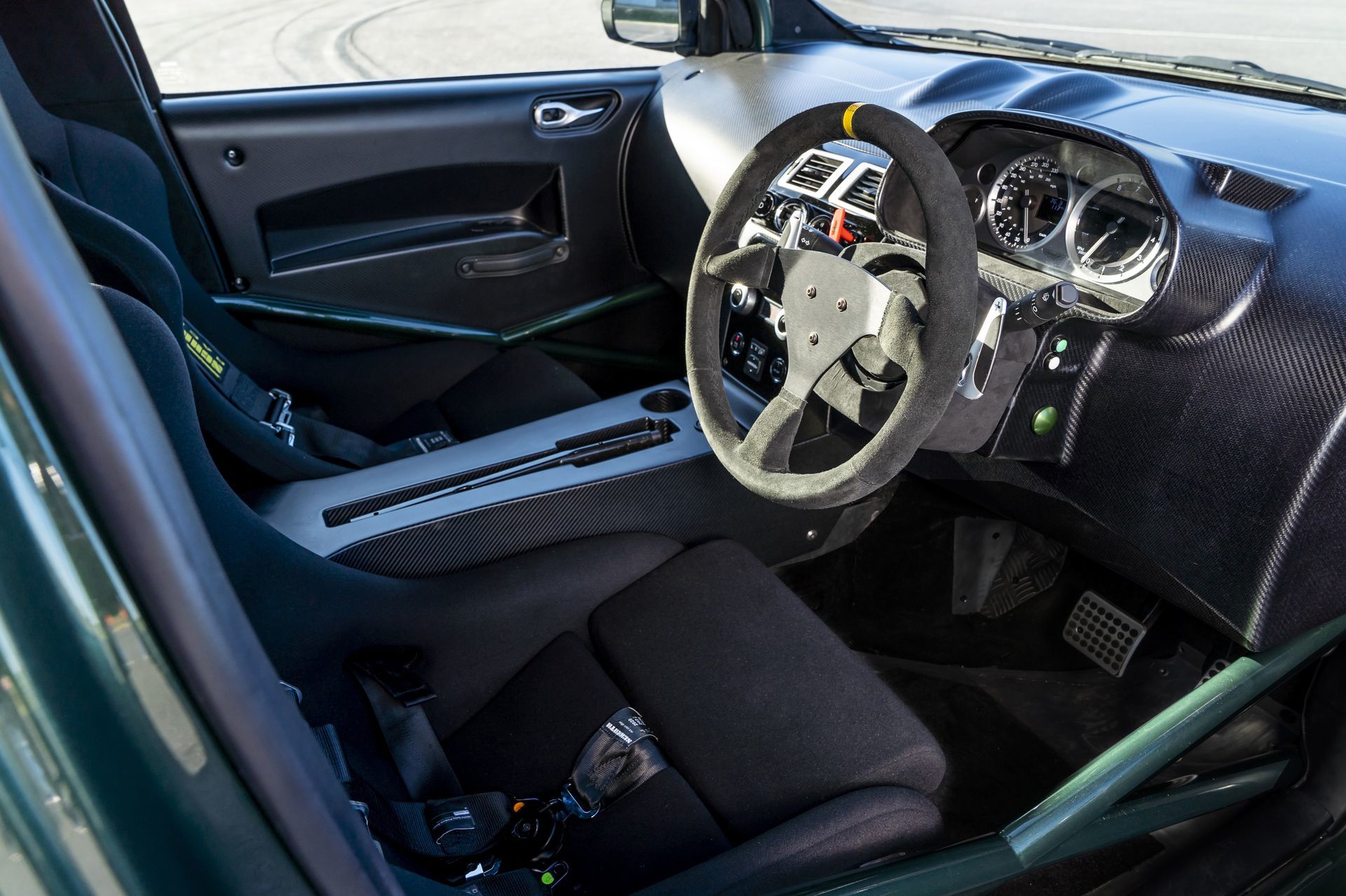 Aston Martin Cygnet V8 11