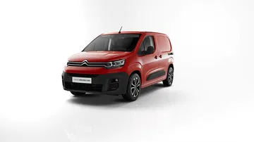 Vista angular delantera del Citroën Berlingo en color rojo.