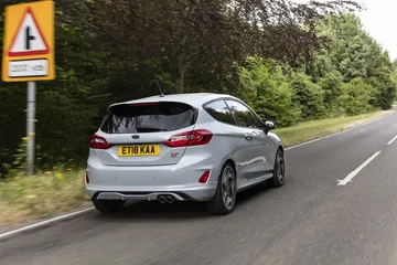 Ford Fiesta St 2018 Fotos 33