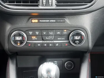 Ford Focus 2018 Interior 00007