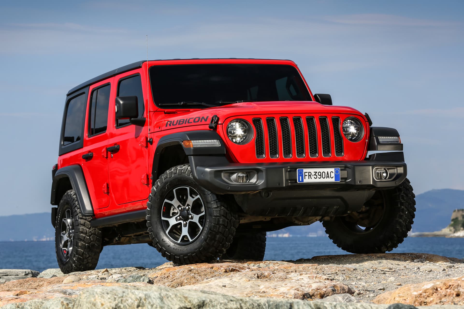 caminar Acechar Encogimiento El Jeep Wrangler llega al mercado y desvela sus precios: desde 50.000 euros  con 270 CV | Diariomotor