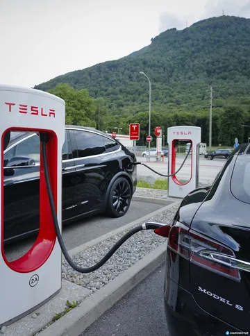 Tesla Gran Ruta Suiza 0718 012