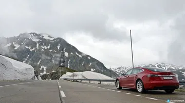 Tesla Gran Ruta Suiza 0718 027