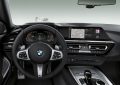 Vista del volante y sistema de infotainment del BMW Z4.