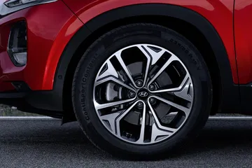 Hyundai Santa Fe Interior 12