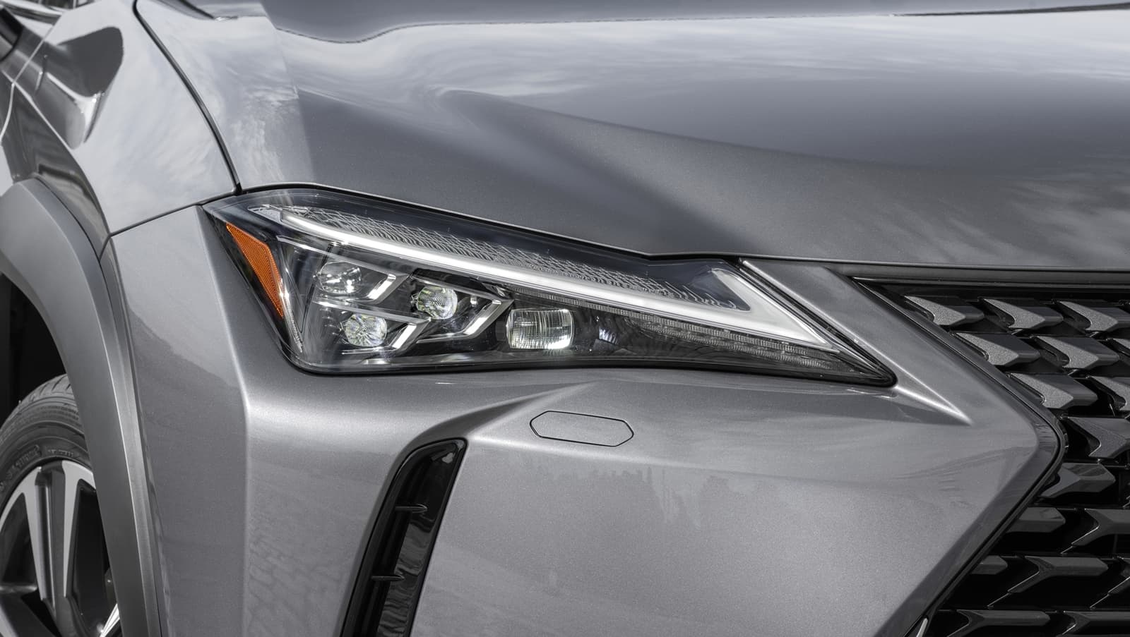 Lexus Ux 250h 0918 010