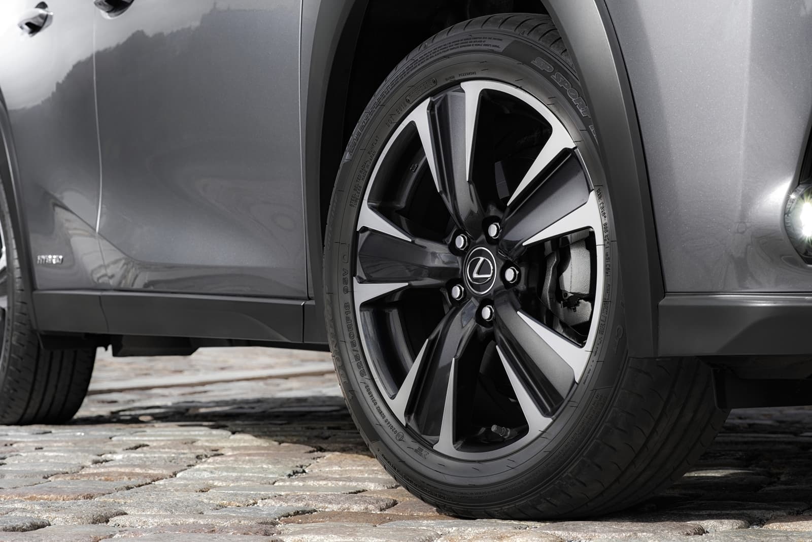 Lexus Ux 250h 0918 011
