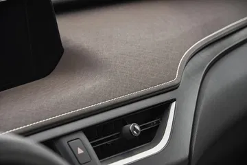 Lexus Ux 250h 0918 015