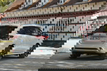 Mitsubishi Outlander Phev 2019 008