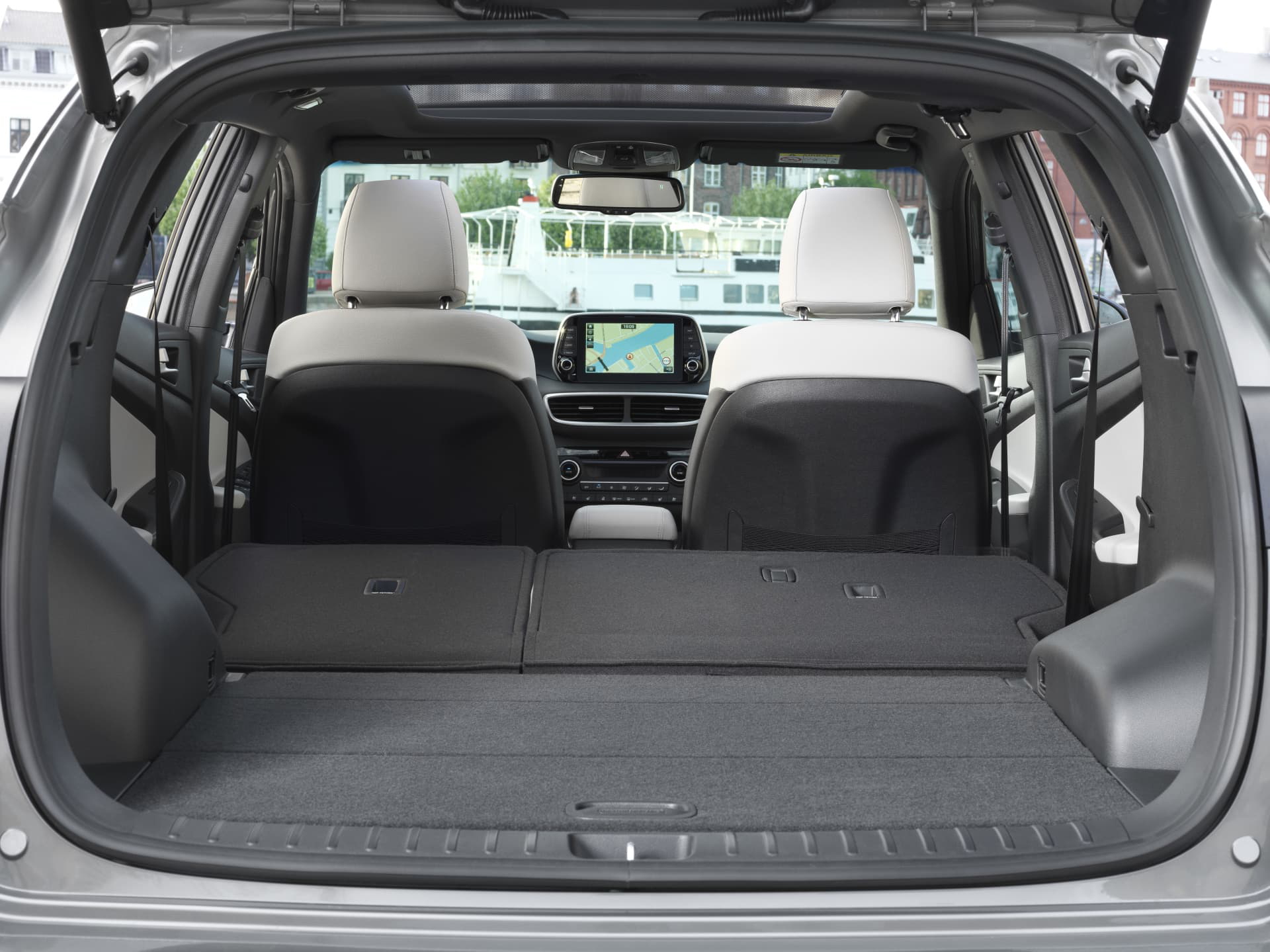 New Hyundai Tucson Boot 2