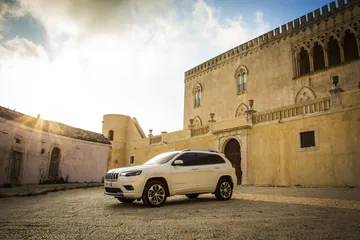 New Jeep Cherokee Overland 20