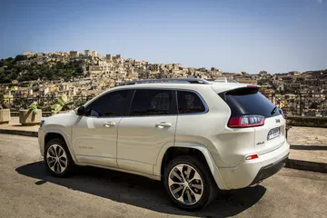 New Jeep Cherokee Overland 27