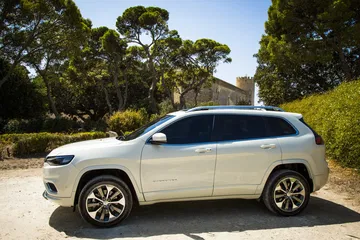 New Jeep Cherokee Overland 31