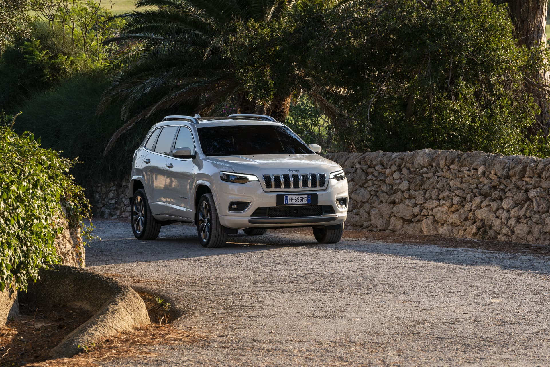 New Jeep Cherokee Overland 32