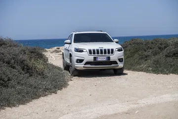 New Jeep Cherokee Overland 35