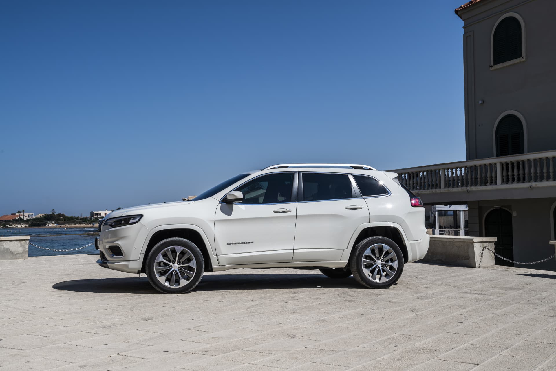 New Jeep Cherokee Overland 39