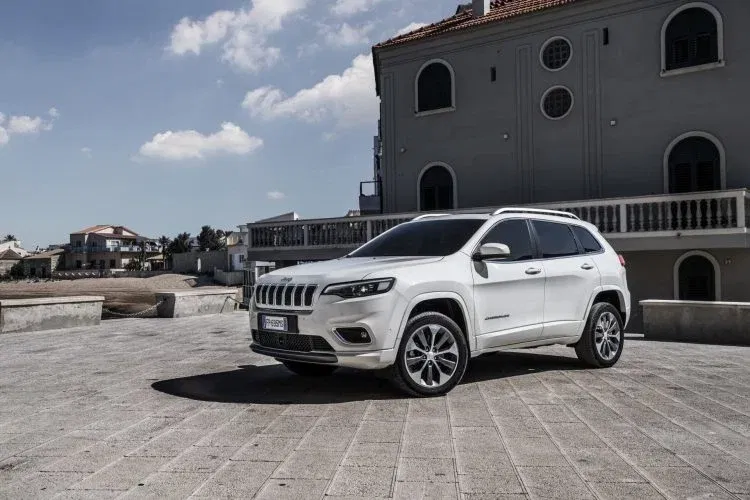 New Jeep Cherokee Overland 41