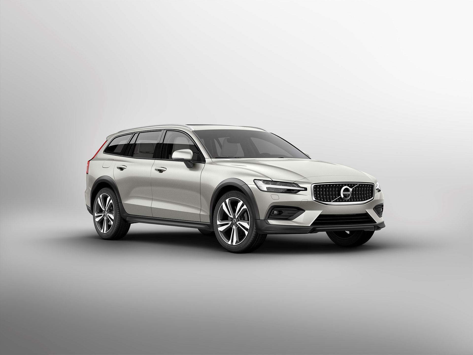 Volvo V60 Cross Country 2019 12