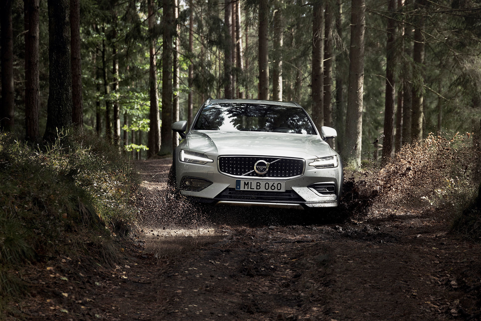 Volvo V60 Cross Country 2019 17