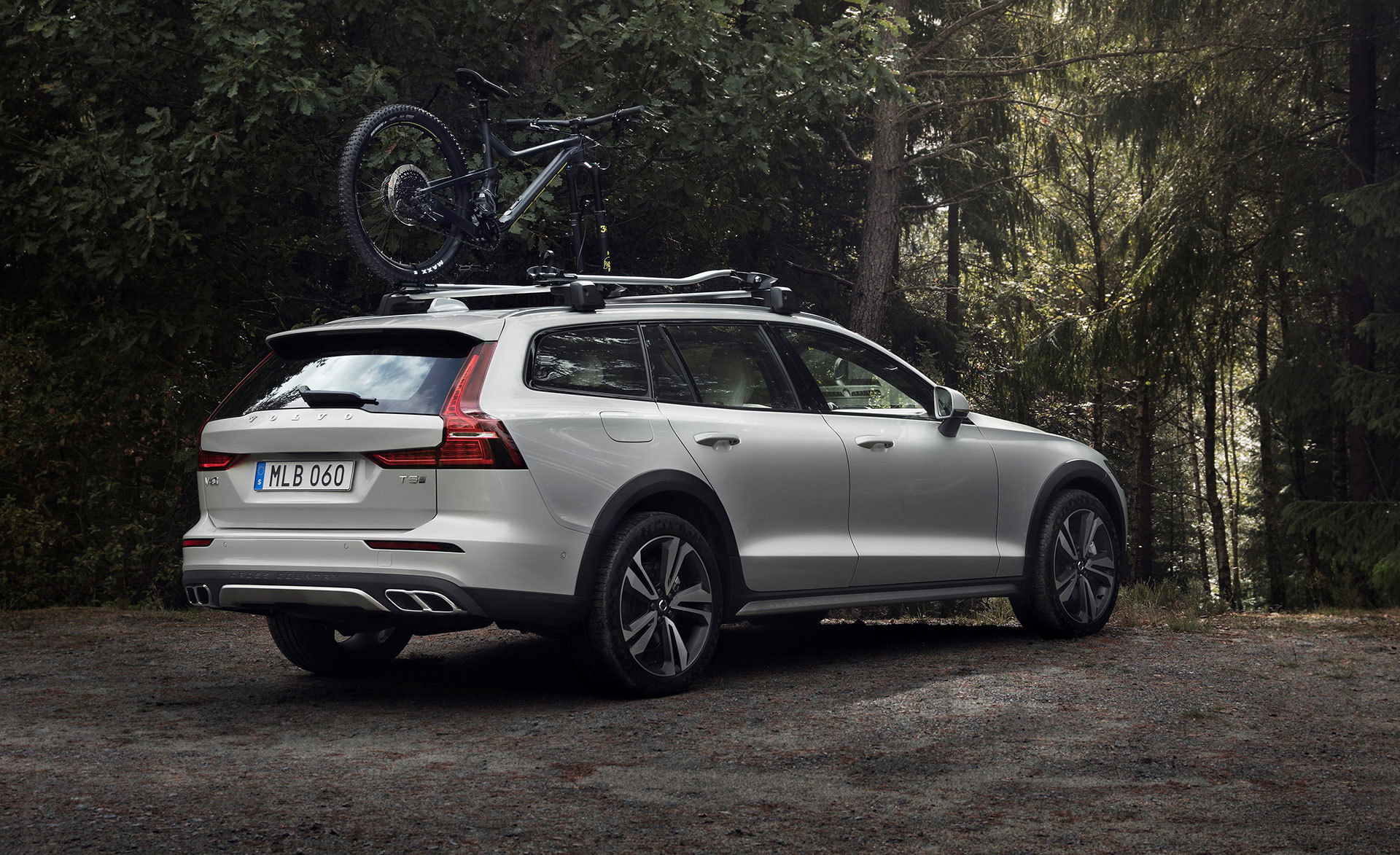 Volvo V60 Cross Country 2019 22