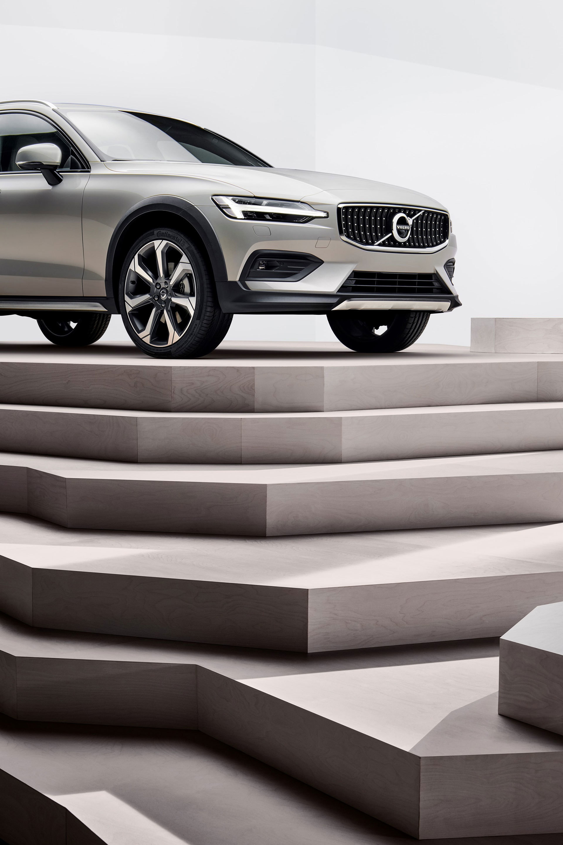 Volvo V60 Cross Country 2019 26