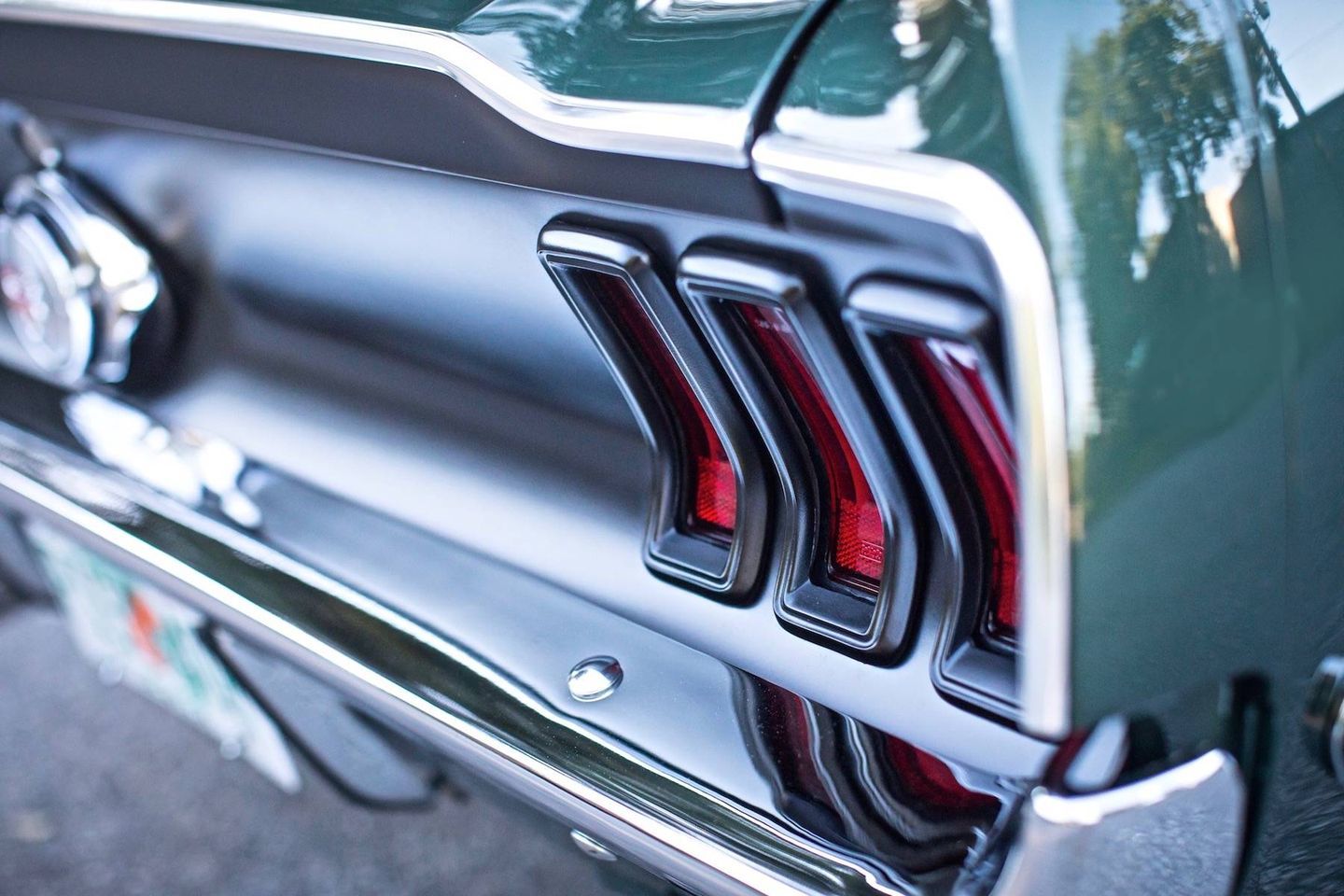Ford Mustang Revology 7