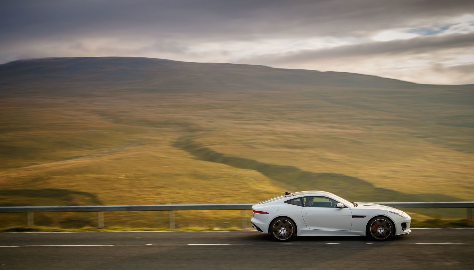 Jaguar F Type Chequered Flag 4