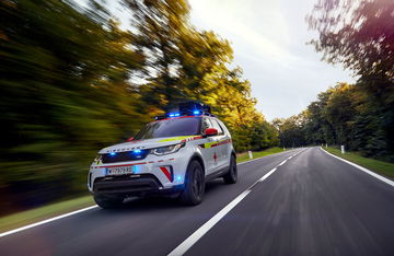 Land Rover Discovery Life Saving 2018 02