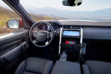 Land Rover Discovery Life Saving 2018 04