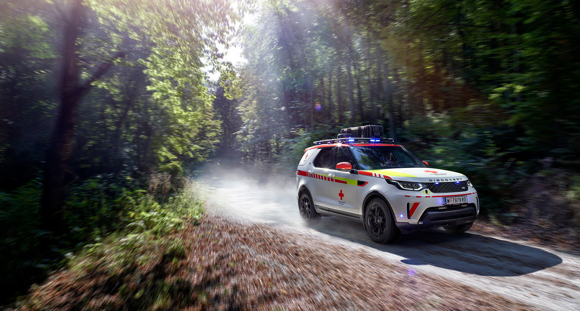 Land Rover Discovery Life Saving 2018 11