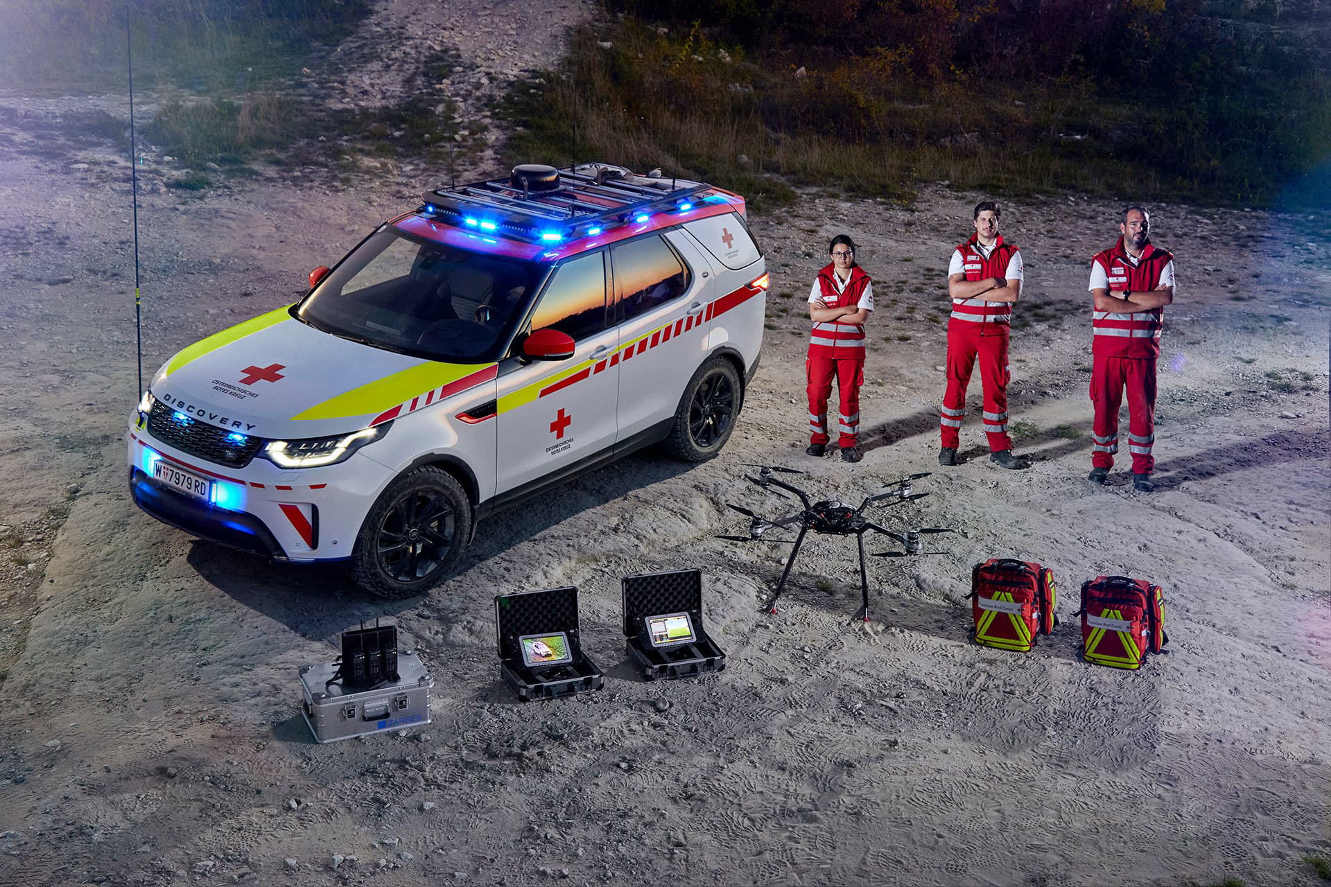 Land Rover Discovery Life Saving 2018 12