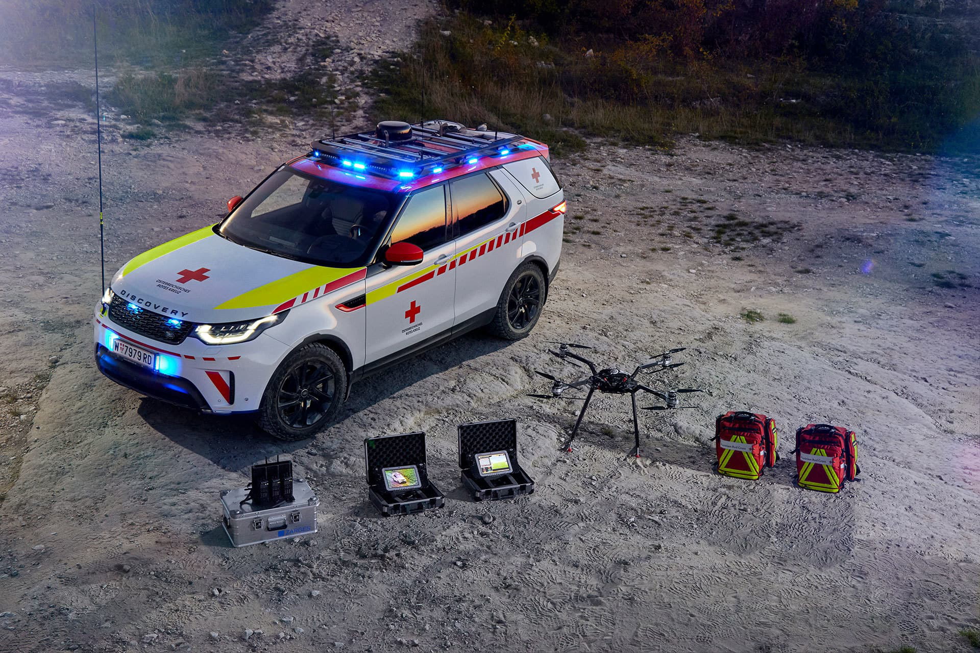 Land Rover Discovery Life Saving 2018 13