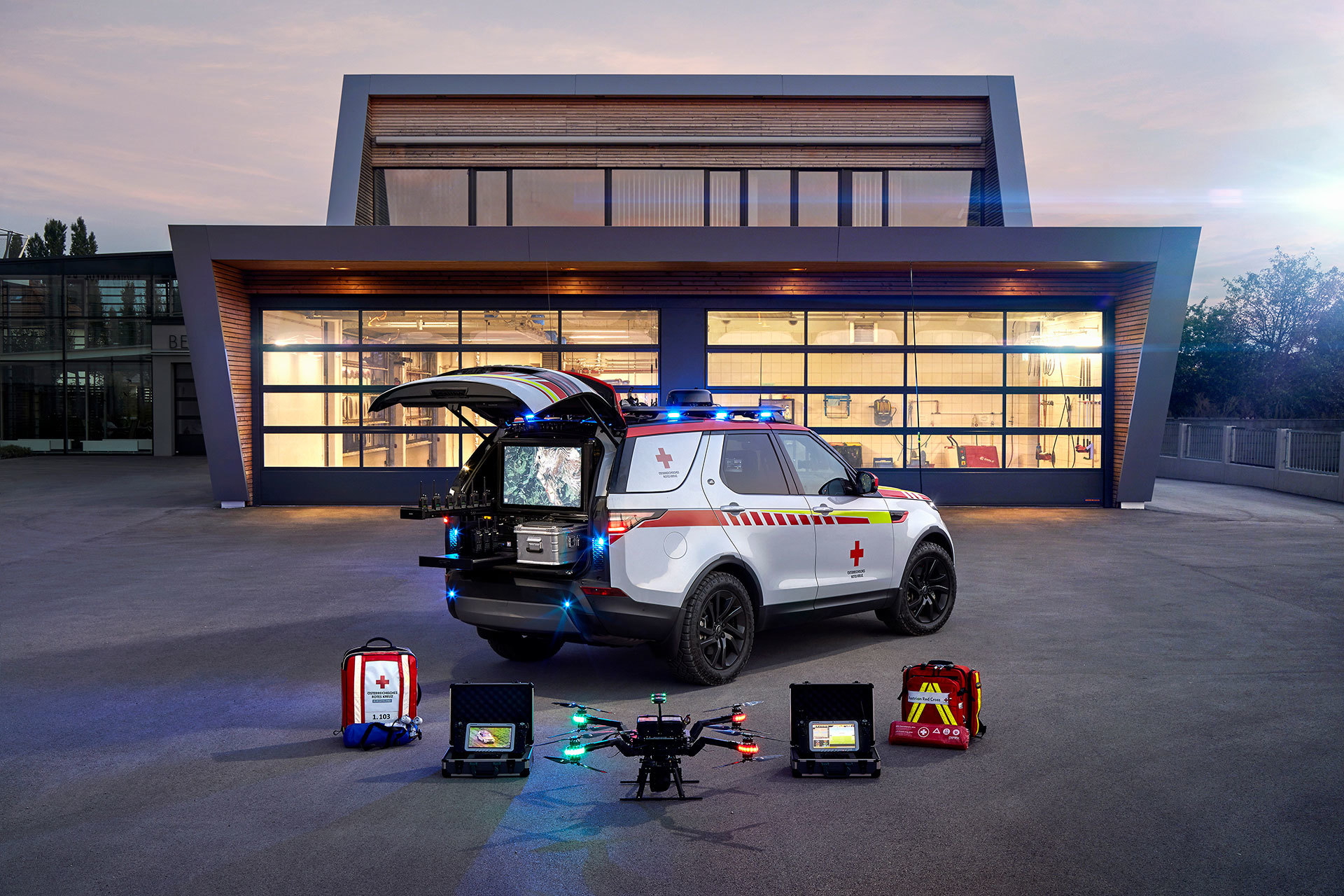 Land Rover Discovery Life Saving 2018 17