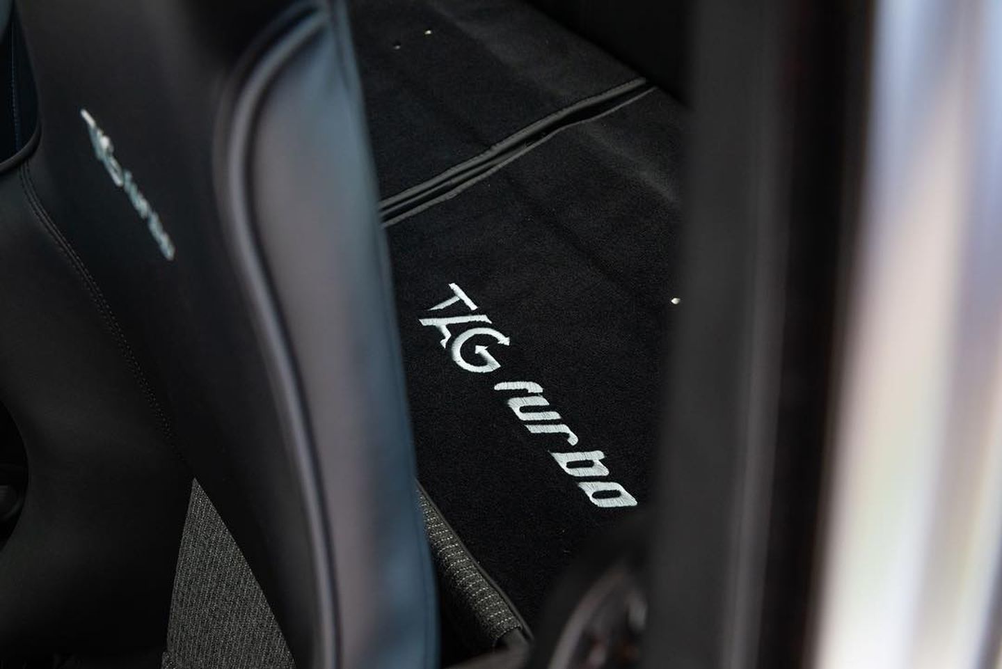 Lanzante Porsche 911 Tag Turbo 12