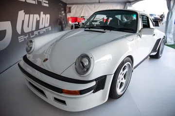 Lanzante Porsche 911 Tag Turbo 16