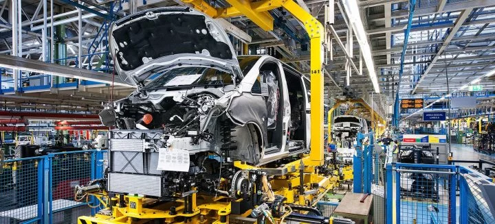 Mercedes Crisis Diesel Paros Fabrica Vitoria 02